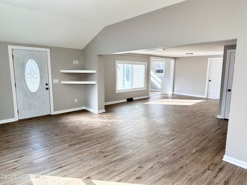 Tiny photo for 2745 Mechanic Street, Oregon, OH 43616 (MLS # 10000109)