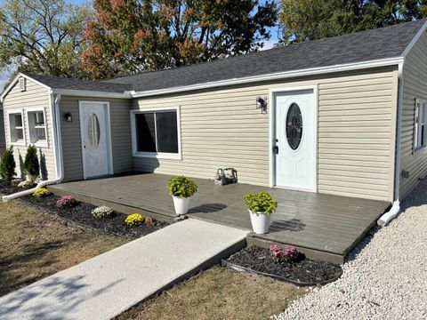 Tiny photo for 2745 Mechanic Street, Oregon, OH 43616 (MLS # 10000109)