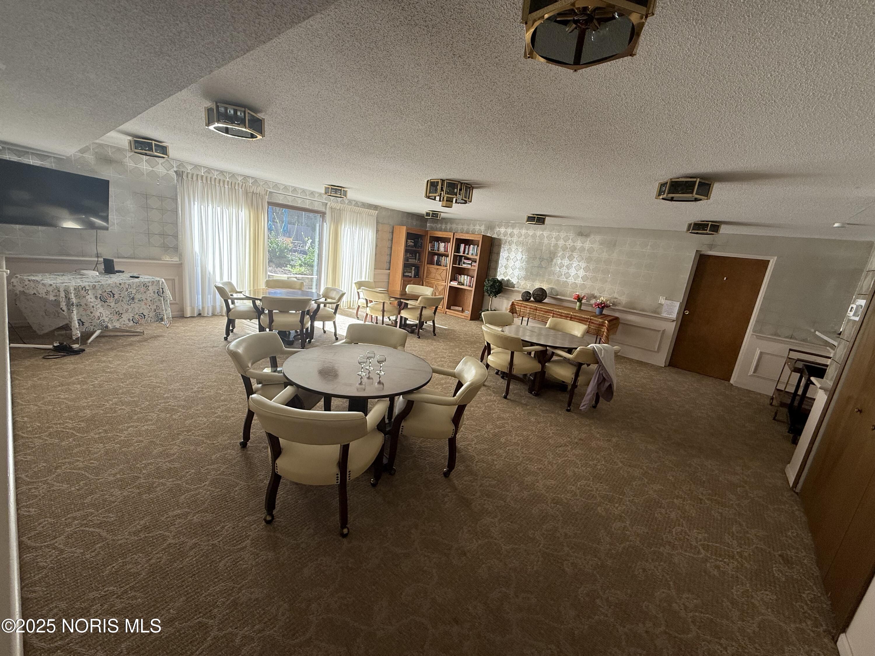 4343 W Bancroft Street Apt 3l