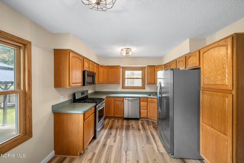 Tiny photo for 5702 Westview Drive, Sylvania, OH 43560 (MLS # 10008203)