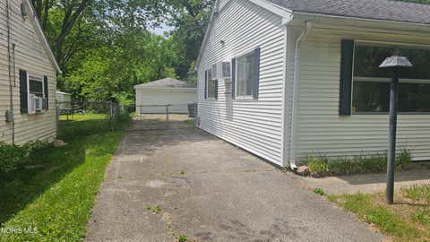 Tiny photo for 401 Dickens Drive, Toledo, OH 43607 (MLS # 10009009)