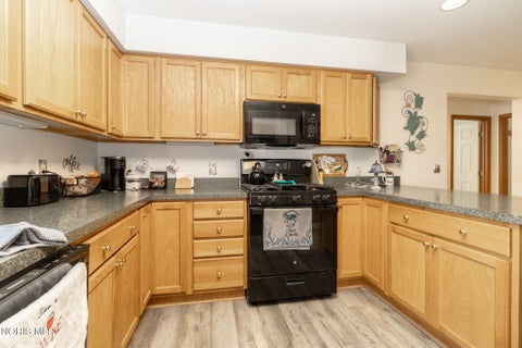 Tiny photo for 4322 Townhouse Drive # C, Oregon, OH 43616 (MLS # 10012638)