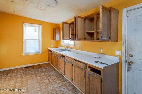 Tiny photo for 2005 Walnut Street, Toledo, OH 43608 (MLS # 10001566)