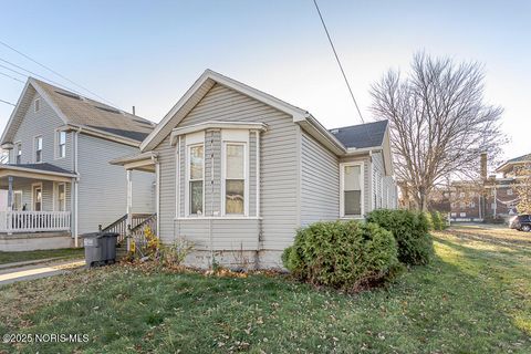 Tiny photo for 2005 Walnut Street, Toledo, OH 43608 (MLS # 10001566)