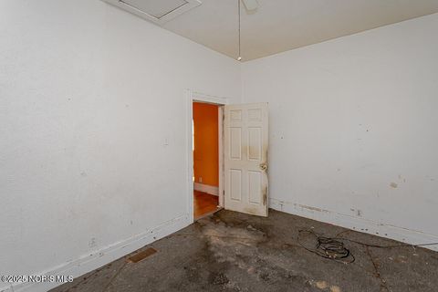 Tiny photo for 2005 Walnut Street, Toledo, OH 43608 (MLS # 10001566)