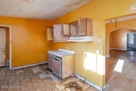 Tiny photo for 2005 Walnut Street, Toledo, OH 43608 (MLS # 10001566)