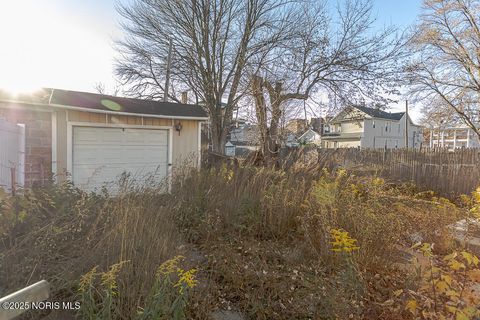 Tiny photo for 2005 Walnut Street, Toledo, OH 43608 (MLS # 10001566)
