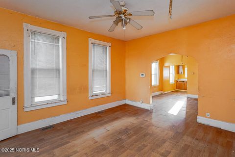 Tiny photo for 2005 Walnut Street, Toledo, OH 43608 (MLS # 10001566)