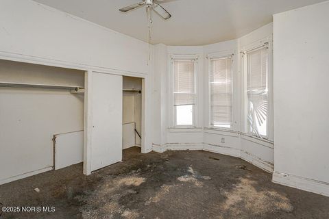 Tiny photo for 2005 Walnut Street, Toledo, OH 43608 (MLS # 10001566)