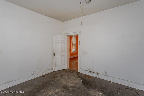 Tiny photo for 2005 Walnut Street, Toledo, OH 43608 (MLS # 10001566)