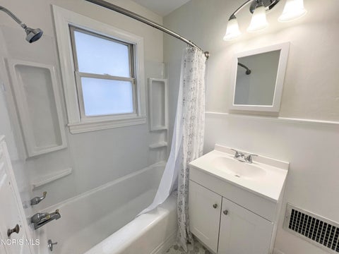 Tiny photo for 111 Pasadena Boulevard, Toledo, OH 43612 (MLS # 10013799)