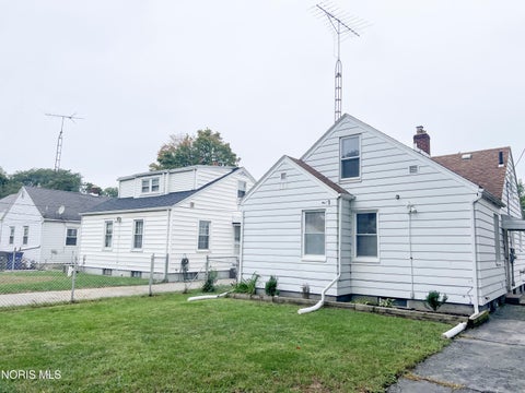 Tiny photo for 111 Pasadena Boulevard, Toledo, OH 43612 (MLS # 10013799)