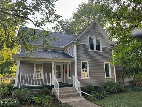 Photo of 601 Louisiana Avenue, Perrysburg, OH 43551 (MLS # 10013079)