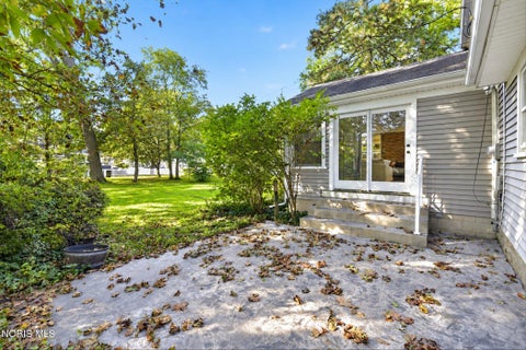 Tiny photo for 601 Louisiana Avenue, Perrysburg, OH 43551 (MLS # 10013079)