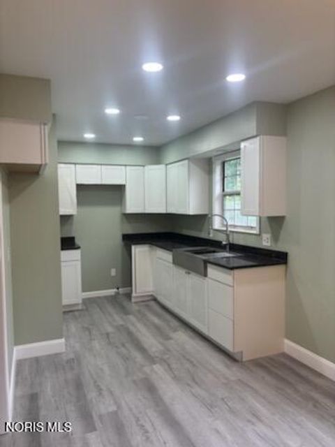 Tiny photo for 1341 Gordon Street, Toledo, OH 43609 (MLS # 10006998)