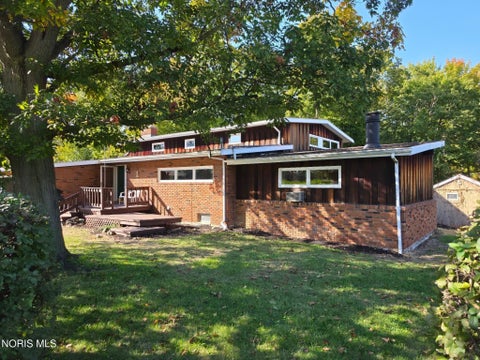 Photo of 6420 Hilltop Lane, Maumee, OH 43537 (MLS # 10014386)