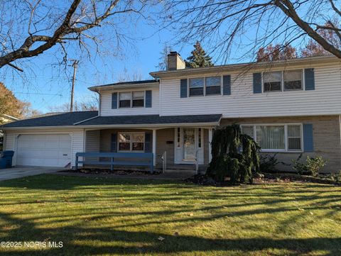 Photo of 807 Harrison Street, Port Clinton, OH 43452 (MLS # 10001766)