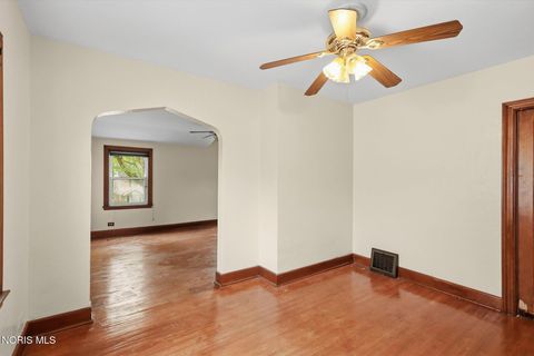 Tiny photo for 1356 Kepler Road, Toledo, OH 43612 (MLS # 10009026)