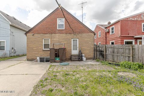 Tiny photo for 2906 Powhattan Parkway, Toledo, OH 43606 (MLS # 10006671)
