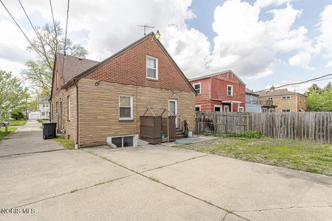 Tiny photo for 2906 Powhattan Parkway, Toledo, OH 43606 (MLS # 10006671)