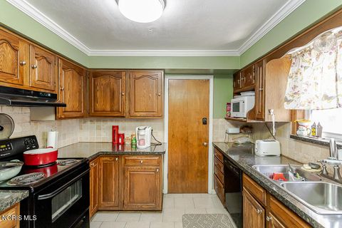 Tiny photo for 2906 Powhattan Parkway, Toledo, OH 43606 (MLS # 10006671)