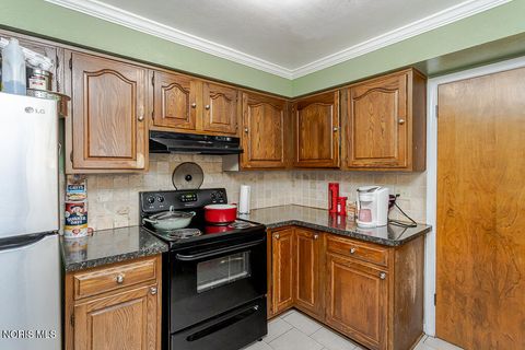 Tiny photo for 2906 Powhattan Parkway, Toledo, OH 43606 (MLS # 10006671)