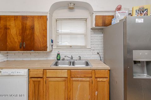 Tiny photo for 526 Cincinnati Street, Toledo, OH 43611 (MLS # 10003294)