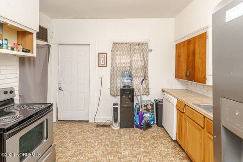 Tiny photo for 526 Cincinnati Street, Toledo, OH 43611 (MLS # 10003294)