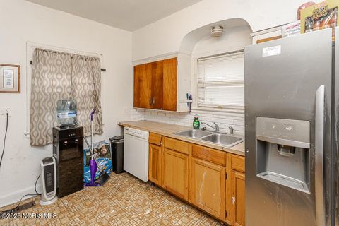 Tiny photo for 526 Cincinnati Street, Toledo, OH 43611 (MLS # 10003294)