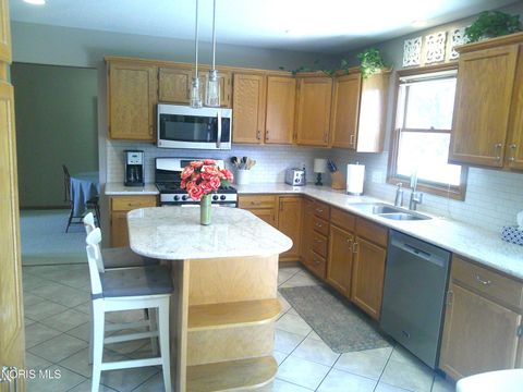 Tiny photo for 2408 Fawn Hollow Road, Toledo, OH 43617 (MLS # 10008835)