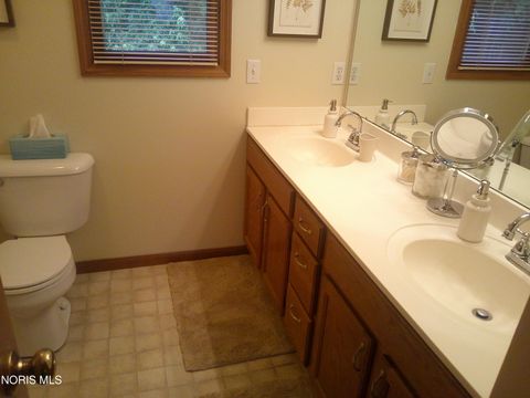 Tiny photo for 2408 Fawn Hollow Road, Toledo, OH 43617 (MLS # 10008835)
