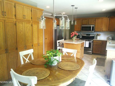 Tiny photo for 2408 Fawn Hollow Road, Toledo, OH 43617 (MLS # 10008835)