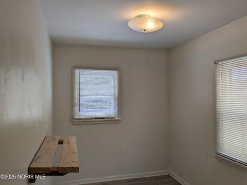 Tiny photo for 408 Clinton Street, Maumee, OH 43537 (MLS # 10002103)