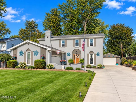 Photo of 2311 Shoreland Avenue, Toledo, OH 43611 (MLS # 10014044)