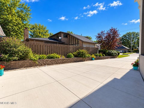 Tiny photo for 2311 Shoreland Avenue, Toledo, OH 43611 (MLS # 10014044)