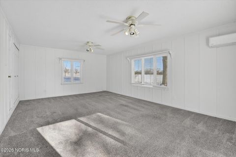 Tiny photo for 404 Oakwood Court, Bryan, OH 43506 (MLS # 10003304)