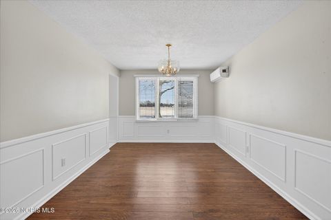 Tiny photo for 404 Oakwood Court, Bryan, OH 43506 (MLS # 10003304)