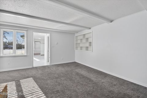 Tiny photo for 404 Oakwood Court, Bryan, OH 43506 (MLS # 10003304)