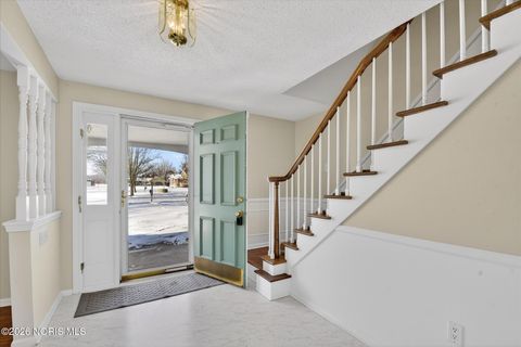 Tiny photo for 404 Oakwood Court, Bryan, OH 43506 (MLS # 10003304)