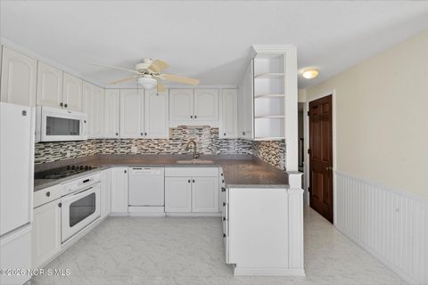 Tiny photo for 404 Oakwood Court, Bryan, OH 43506 (MLS # 10003304)