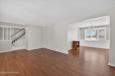 Tiny photo for 404 Oakwood Court, Bryan, OH 43506 (MLS # 10003304)