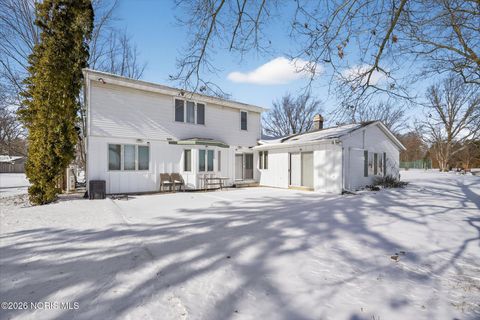 Tiny photo for 404 Oakwood Court, Bryan, OH 43506 (MLS # 10003304)