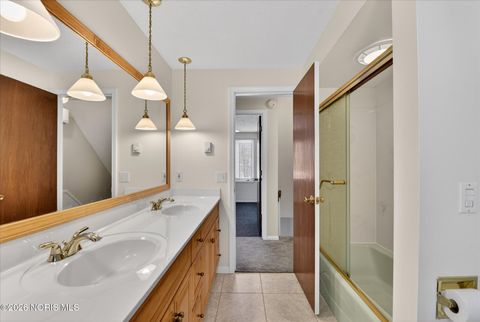 Tiny photo for 404 Oakwood Court, Bryan, OH 43506 (MLS # 10003304)