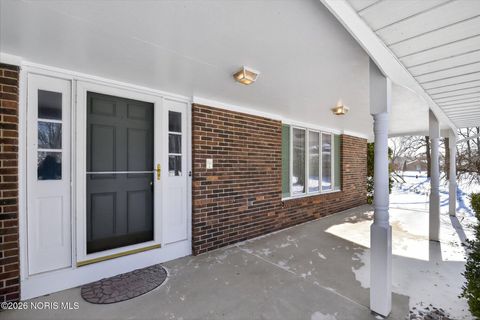 Tiny photo for 404 Oakwood Court, Bryan, OH 43506 (MLS # 10003304)