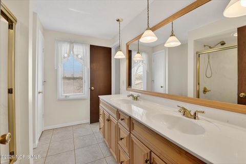 Tiny photo for 404 Oakwood Court, Bryan, OH 43506 (MLS # 10003304)