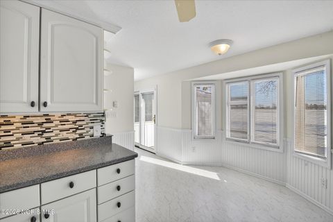 Tiny photo for 404 Oakwood Court, Bryan, OH 43506 (MLS # 10003304)