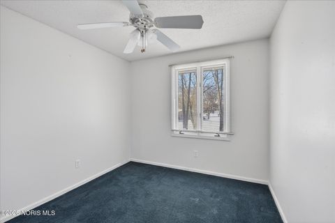 Tiny photo for 404 Oakwood Court, Bryan, OH 43506 (MLS # 10003304)