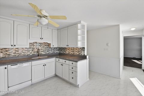 Tiny photo for 404 Oakwood Court, Bryan, OH 43506 (MLS # 10003304)