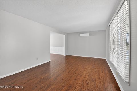 Tiny photo for 404 Oakwood Court, Bryan, OH 43506 (MLS # 10003304)