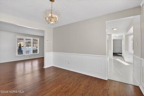 Tiny photo for 404 Oakwood Court, Bryan, OH 43506 (MLS # 10003304)